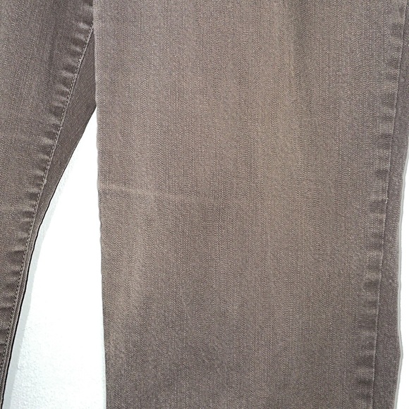 Size 14 Women’s Bandolino Brown Boot Cut Jeans - Picture 2 of 8